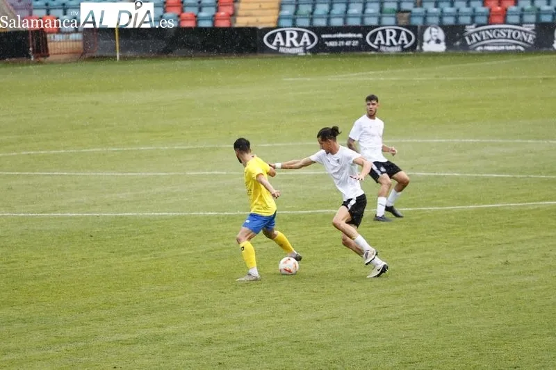 Foto 7 - Desastre del Salamanca UDS en el Helm&aacute;ntico ante un Regional como el Diocesanos (0-2)