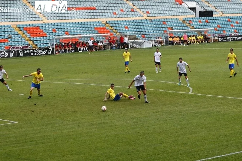 Foto 4 - Desastre del Salamanca UDS en el Helm&aacute;ntico ante un Regional como el Diocesanos (0-2)