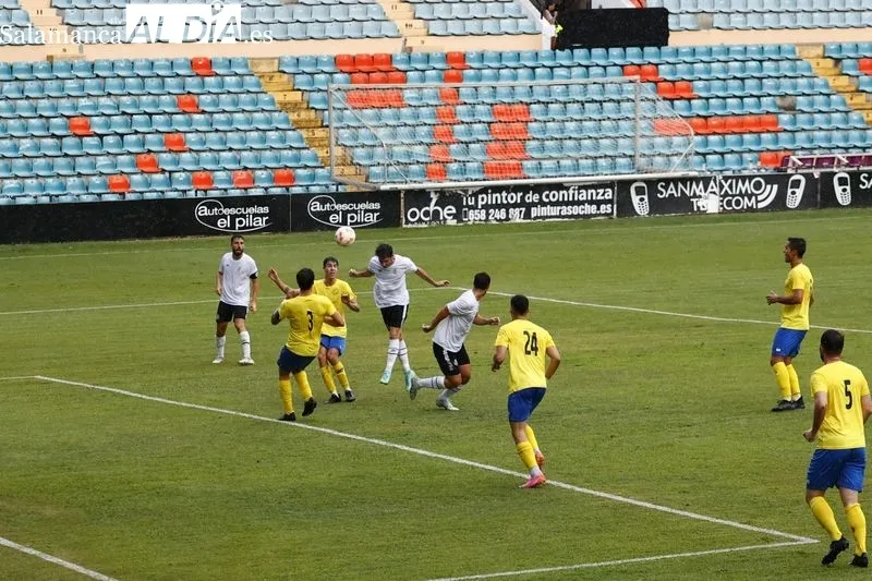 Foto 3 - Desastre del Salamanca UDS en el Helm&aacute;ntico ante un Regional como el Diocesanos (0-2)