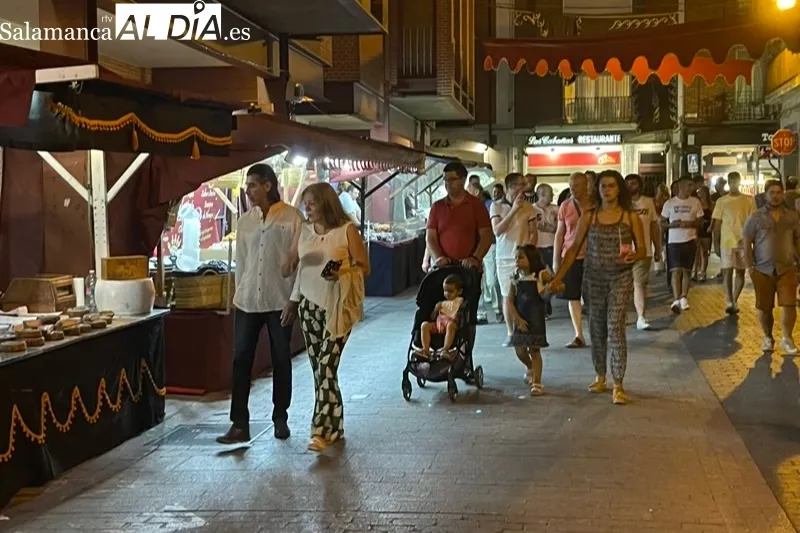 El Mercado Barroco de Peñaranda se llenaba de vecinos y visitantes 