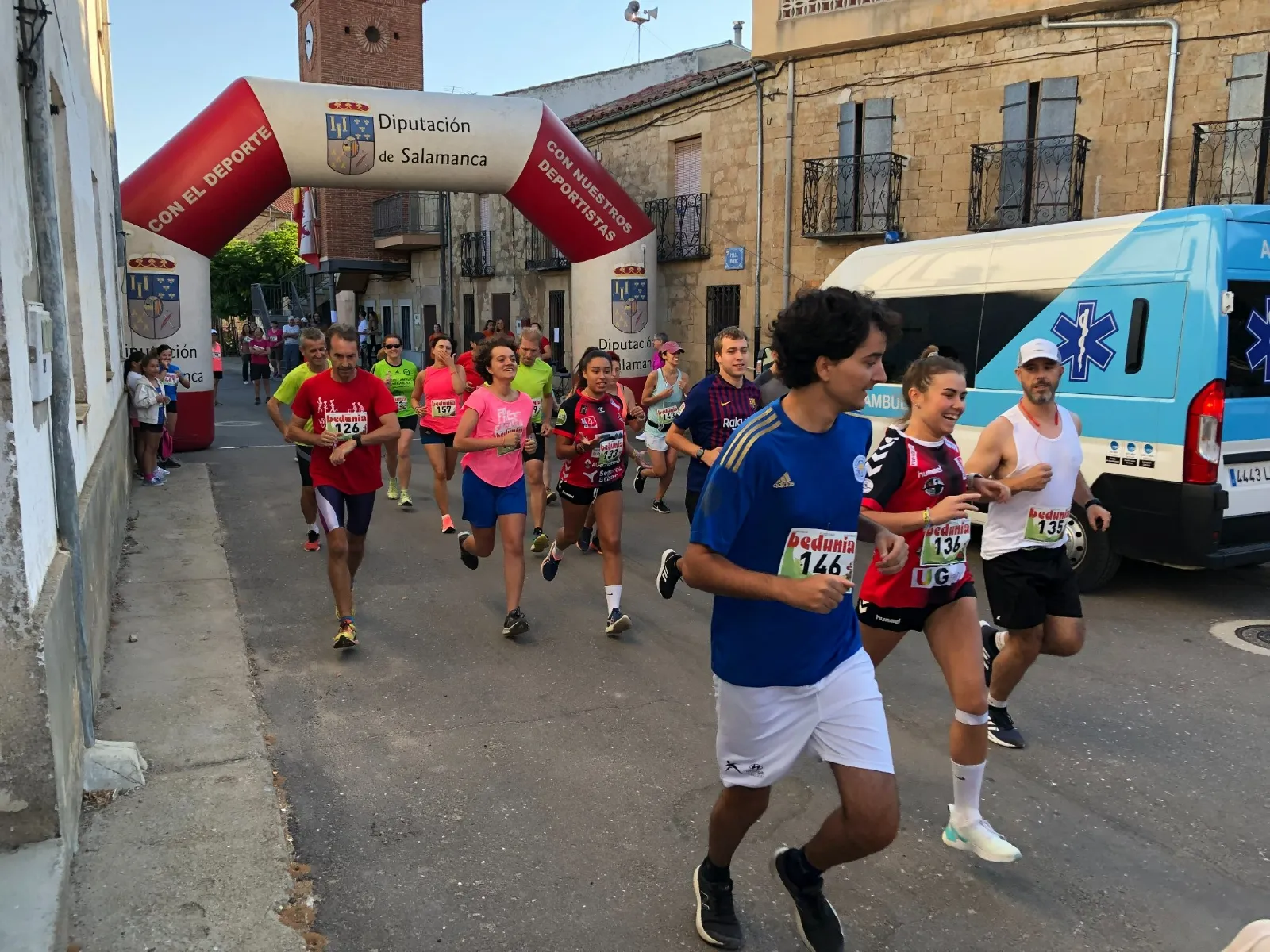 Foto 10 - San Mu&ntilde;oz disfruta con la quinta edici&oacute;n de su carrera popular