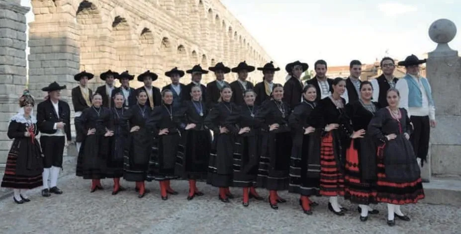 Algunos de los grupos que actuarán en la Plaza Mayor de Salamanca con motivo de este Festival de Folklore