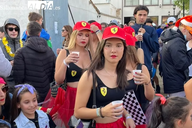 Las peñas de Cantalpino han dado la bienvenida a sus fiestas con un pasacalles