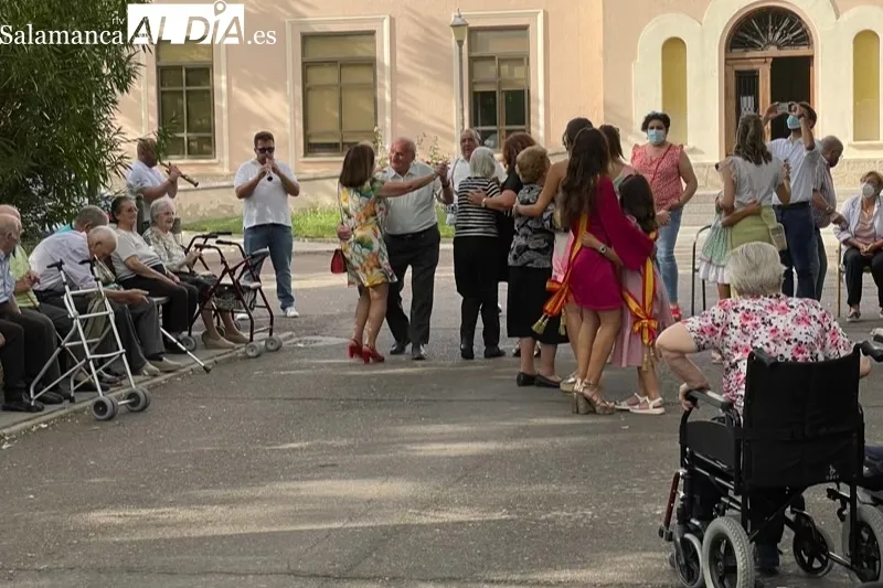 Los mayores han sido los grandes protagonistas de la tarde del Domingo de Ferias