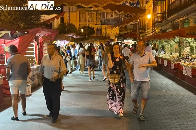 El Mercado Barroco de Peñaranda se llenaba de vecinos y visitantes 