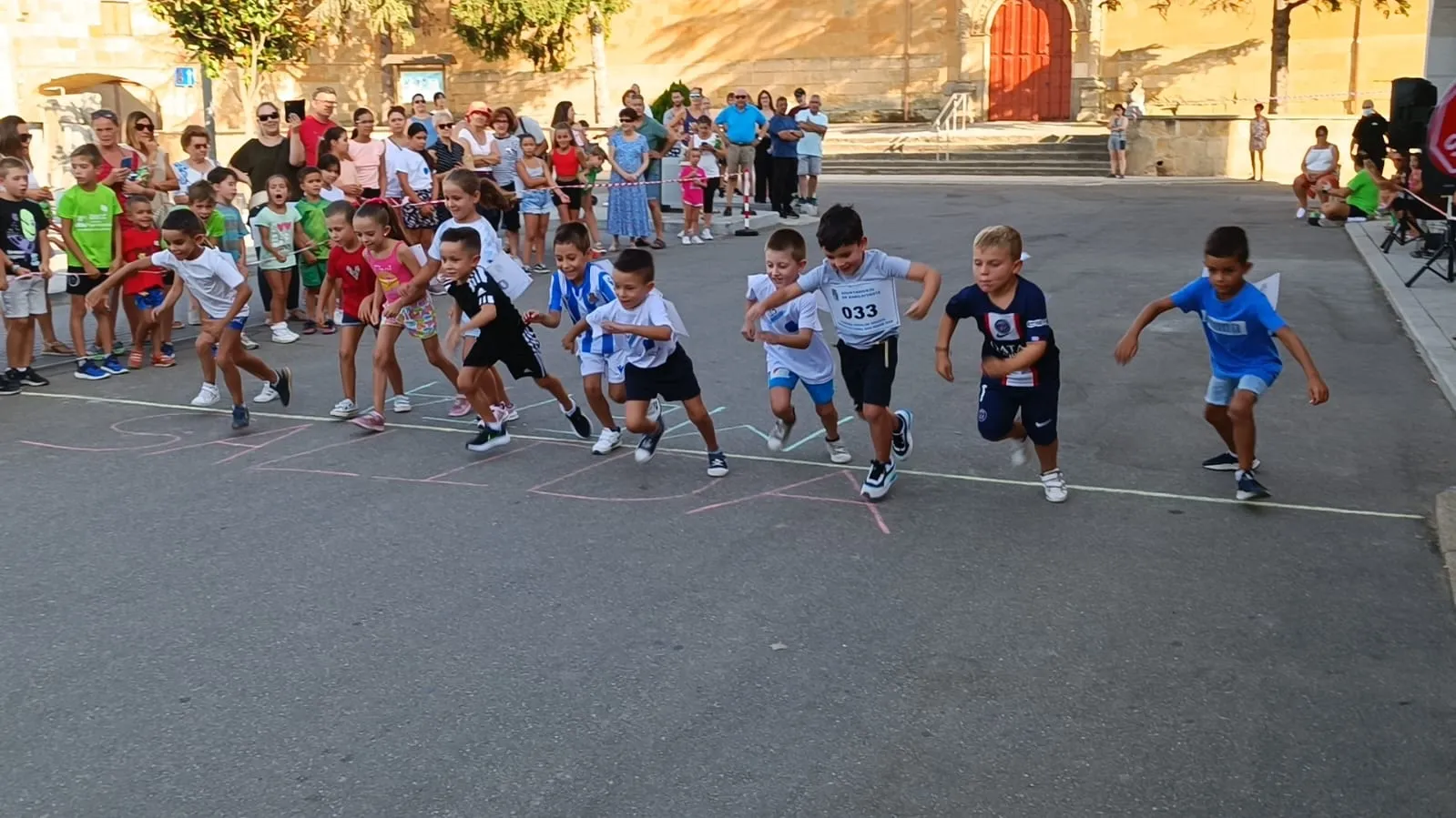 Babilafuente celebraba este martes una original carrera popular