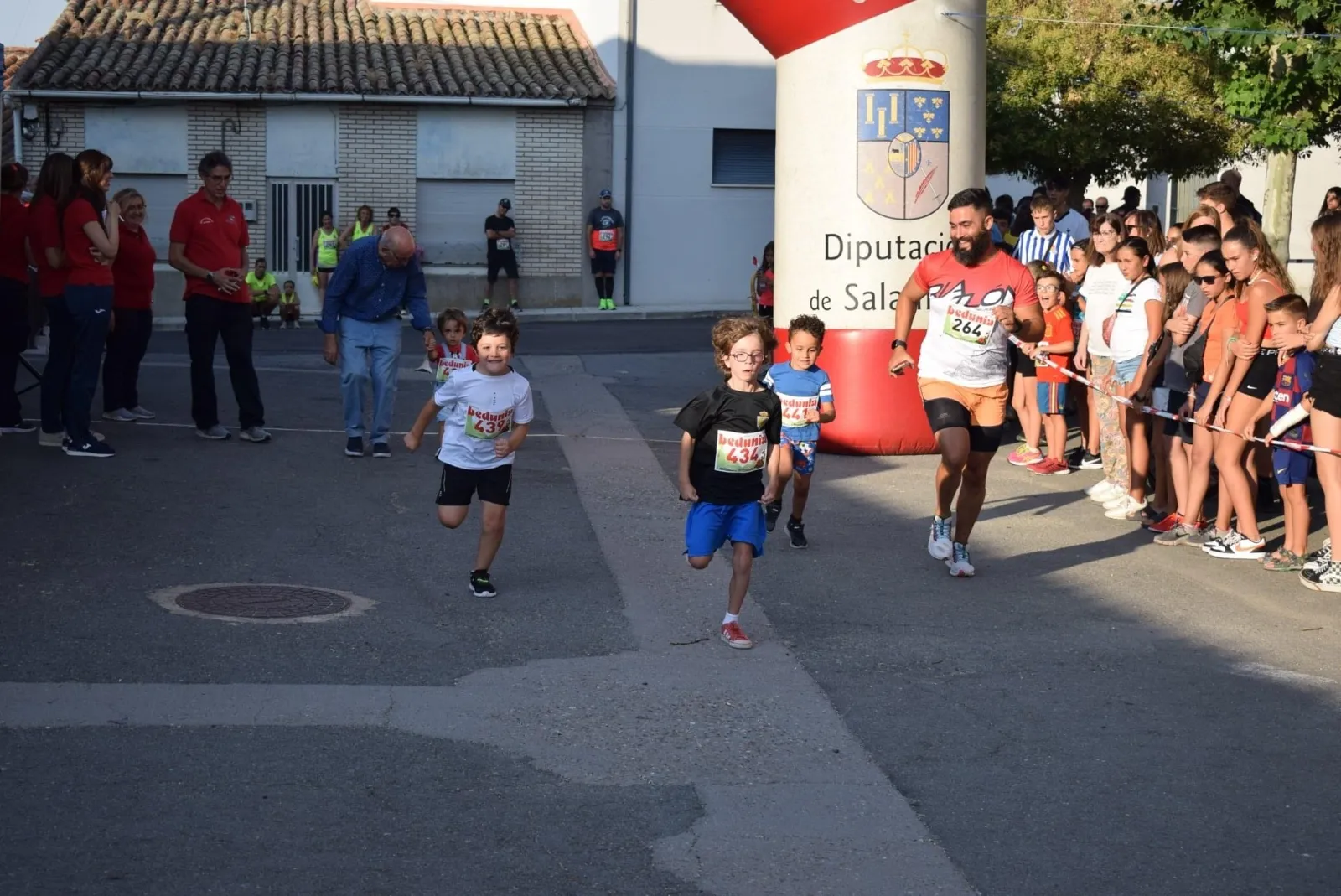 La XIII Carrera Popular de Villar de Gallimazo volvía a las calles este sábado