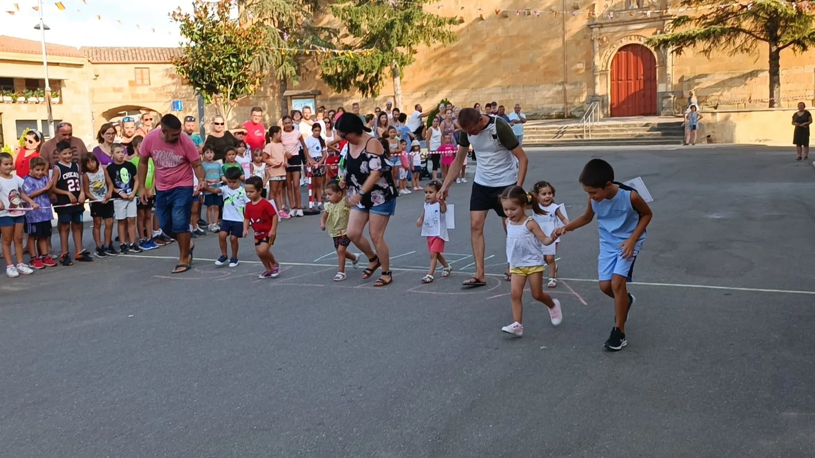 Babilafuente celebraba este martes una original carrera popular