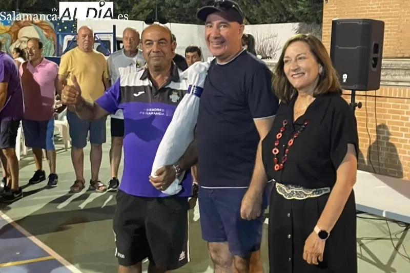 Eo parque La Huerta acogía el torneo Interpeñas de calva y rana 