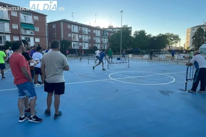 Eo parque La Huerta acogía el torneo Interpeñas de calva y rana 