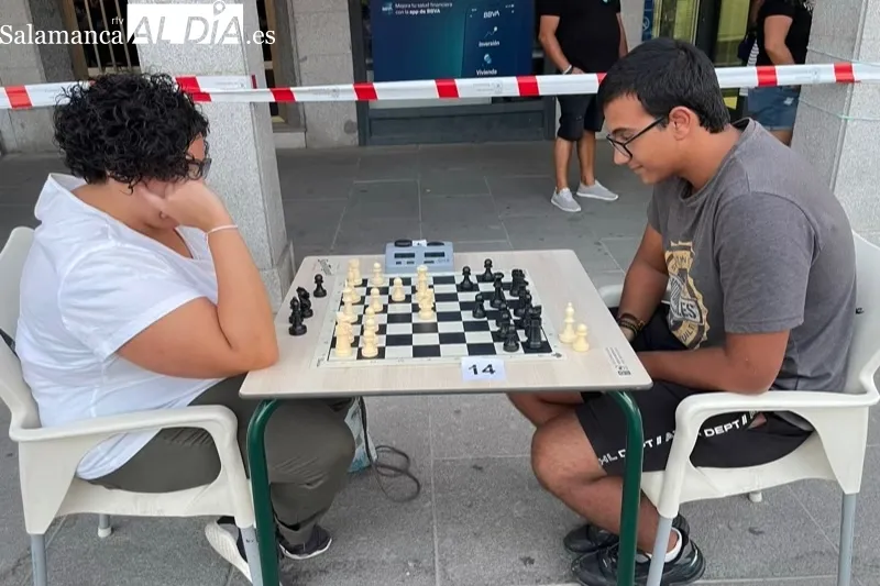 La plaza de la Constituciòn acoge el XI Memorial de Ajedrez Mundy