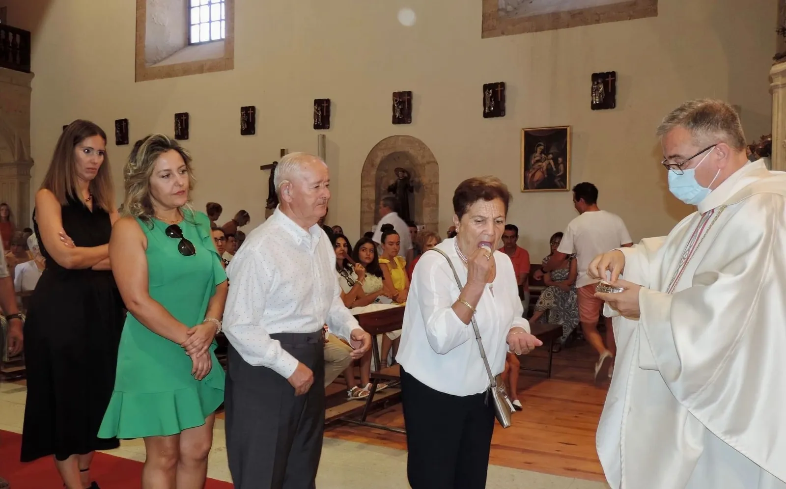 Aldearrubia a festejado este lunes en las calles a su patrona, la Virgen de la Asunciòn