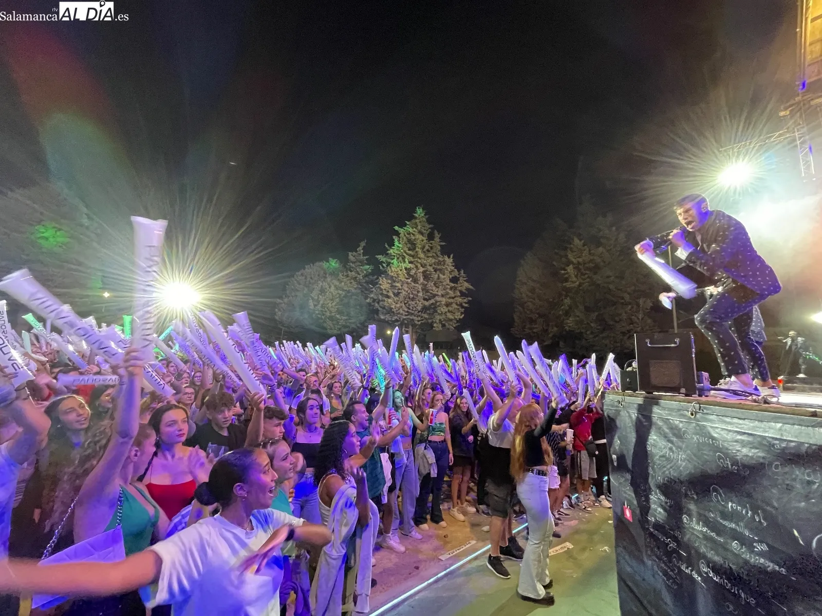 La Plaza de España se convertía hace siete días en una explosiòn multitudinaria de alegría con la vuelta de las Ferias y Fiestas 