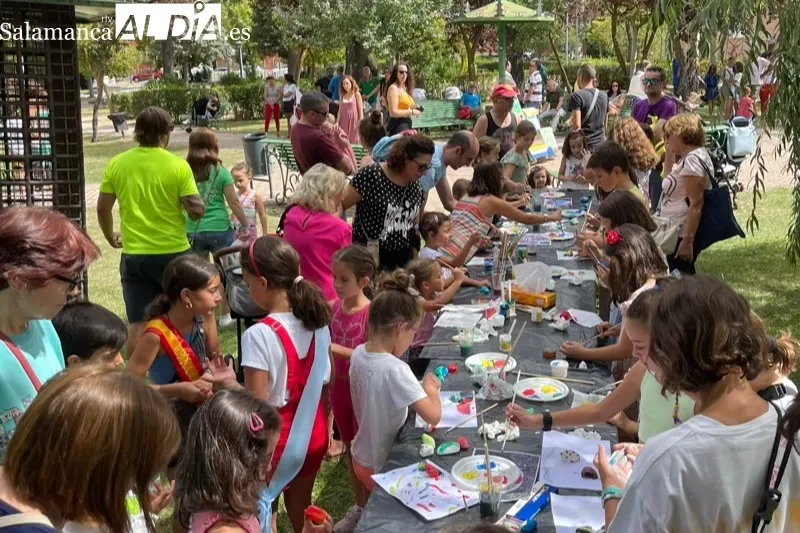 La Plaza de España se convertía hace siete días en una explosiòn multitudinaria de alegría con la vuelta de las Ferias y Fiestas 