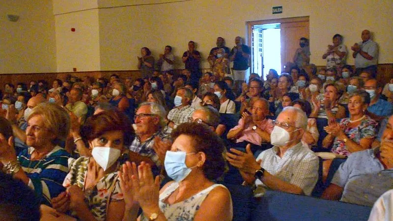Foto 3 - La pregonera, Concha del Amo, anima a los lumbralenses a vivir intensamente las fiestas