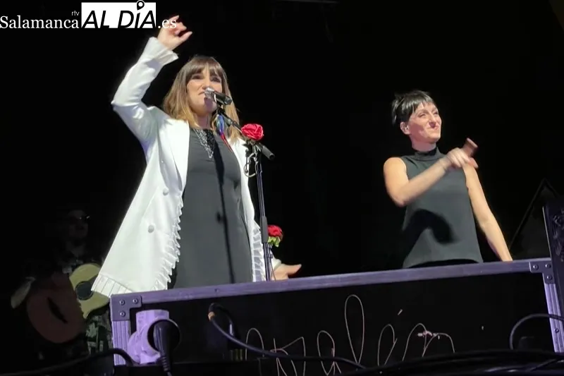 Rozalén ofrecía el concierto de Ferias y Fiestas en el parque La Huerta