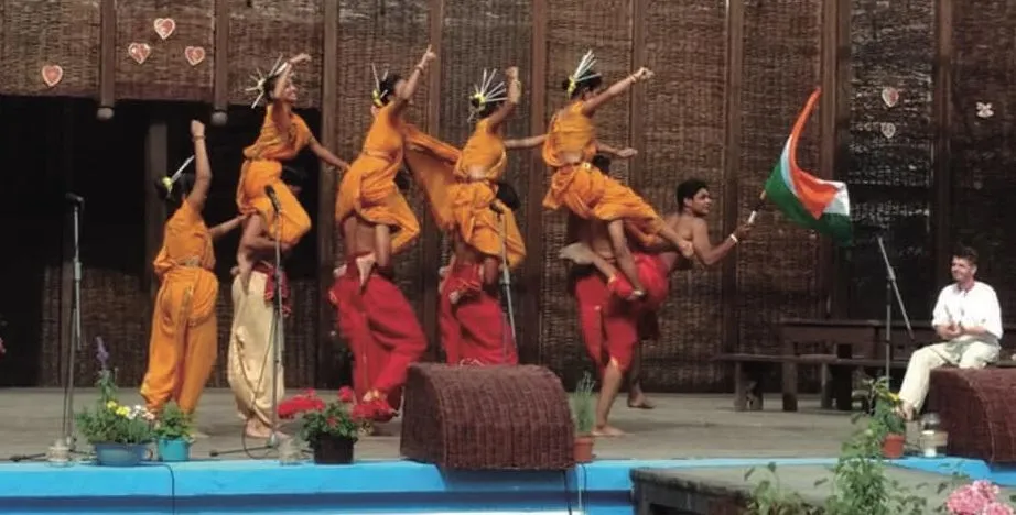 Algunos de los grupos que actuarán en la Plaza Mayor de Salamanca con motivo de este Festival de Folklore