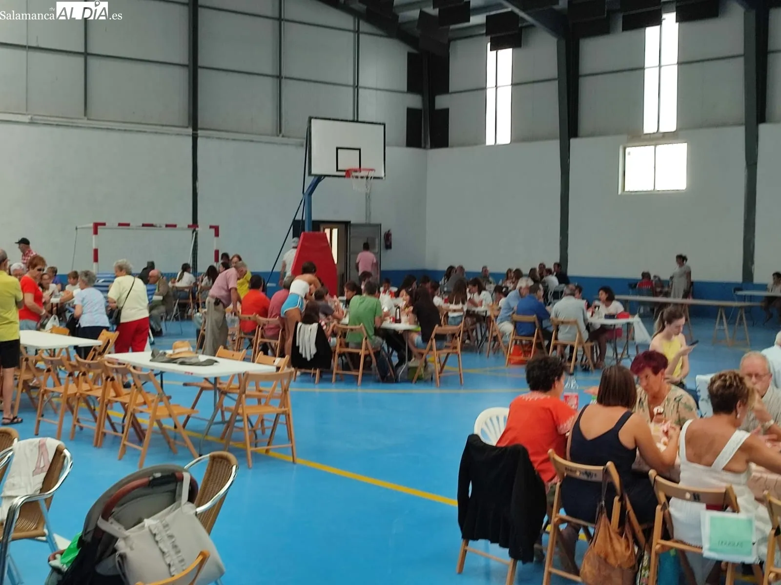 Babilafuente ha celebrado una paellada multitudinaria