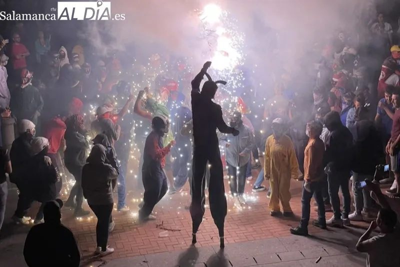 Foto 6 - Pe&ntilde;aranda arde de nuevo junto a Kull D&acute;Sac y miles de personas