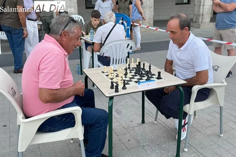 La plaza de la Constituciòn acoge el XI Memorial de Ajedrez Mundy