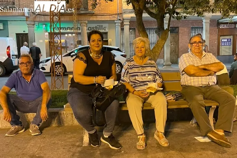 Multitud de personas han participado en la merienda de la carne de novillo