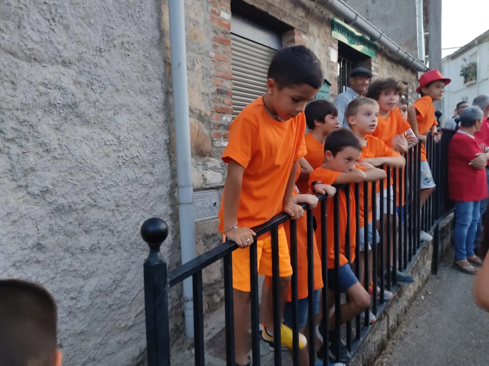 La concentraciòn de peñas con la Charanga generaba un gran ambiente en El Pedroso de la Armuña
