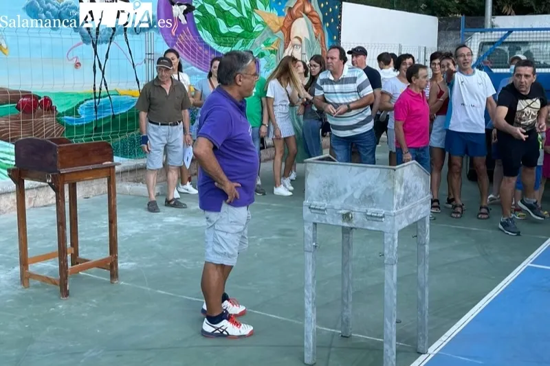 Eo parque La Huerta acogía el torneo Interpeñas de calva y rana 