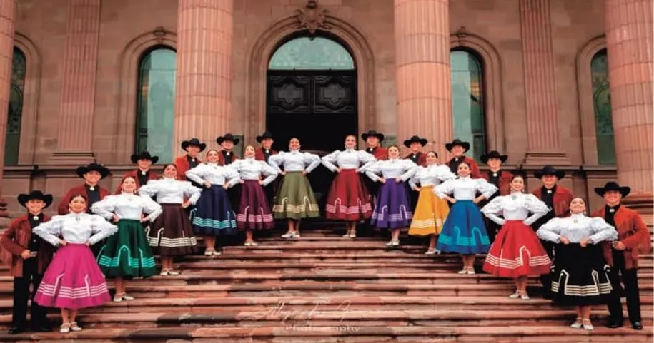Algunos de los grupos que actuarán en la Plaza Mayor de Salamanca con motivo de este Festival de Folklore