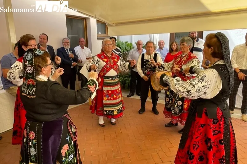 Alcaldes y cargos de la comarca participaban en la recepciòn de fiestas 