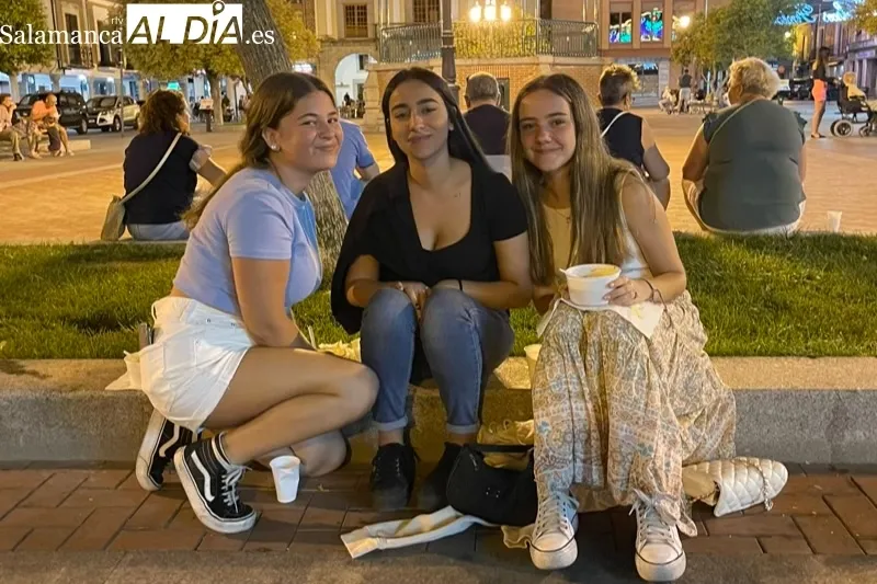 Multitud de personas han participado en la merienda de la carne de novillo