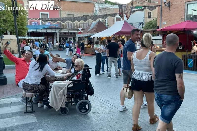 El Mercado Barroco comenzaba su actividad este viernes