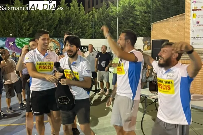 Eo parque La Huerta acogía el torneo Interpeñas de calva y rana 