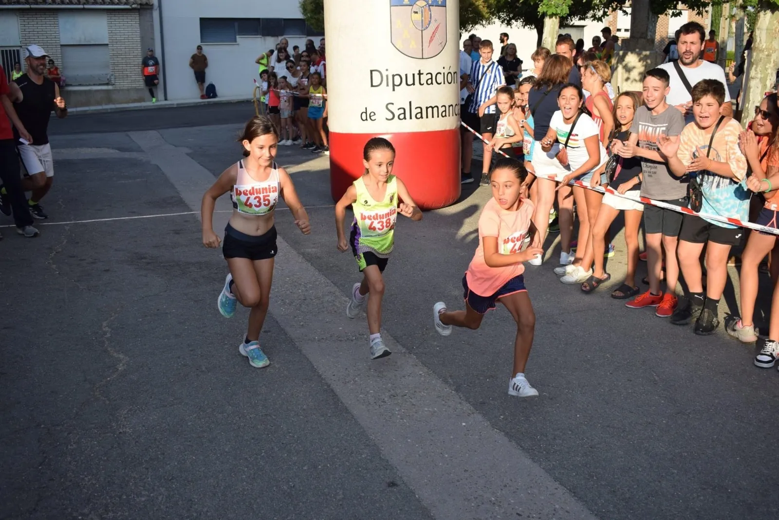 La XIII Carrera Popular de Villar de Gallimazo volvía a las calles este sábado