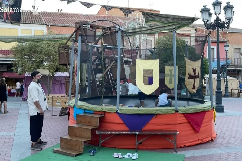 El Mercado Barroco comenzaba su actividad este viernes