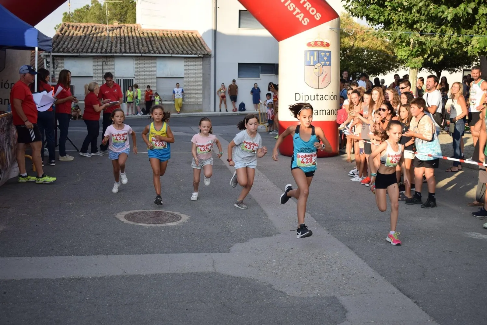 La XIII Carrera Popular de Villar de Gallimazo volvía a las calles este sábado