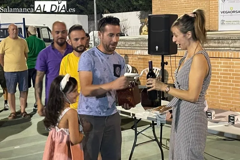 Eo parque La Huerta acogía el torneo Interpeñas de calva y rana 