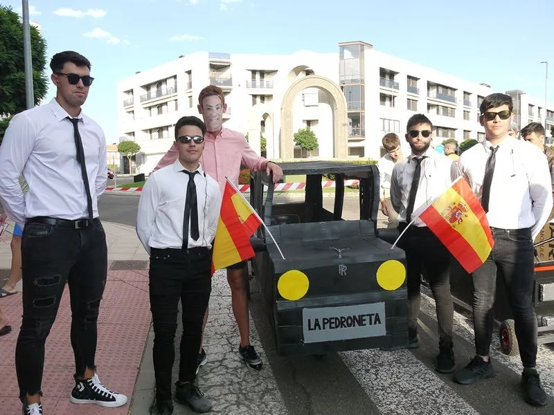 Divertida carrera de Autos Locos en Carbajosa de la Sagrada