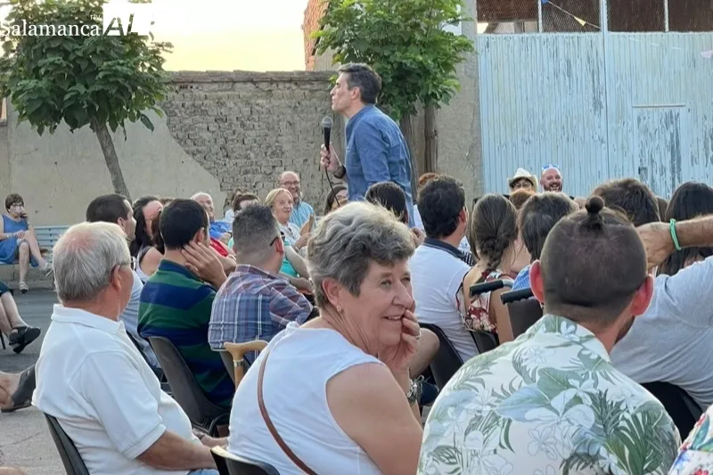 Luis Larrodera ofrecía una original actuación en El Campo de Peñaranda 