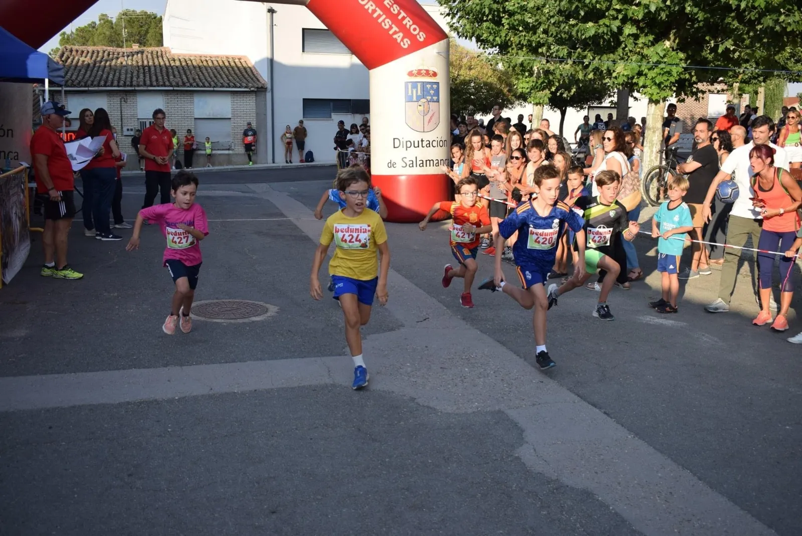 La XIII Carrera Popular de Villar de Gallimazo volvía a las calles este sábado