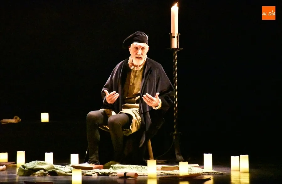 Foto 18 - Exhibici&oacute;n de Denis Rafter a sus 80 a&ntilde;os sobre las tablas del Teatro Nuevo para &lsquo;presubir&rsquo; el tel&oacute;n
