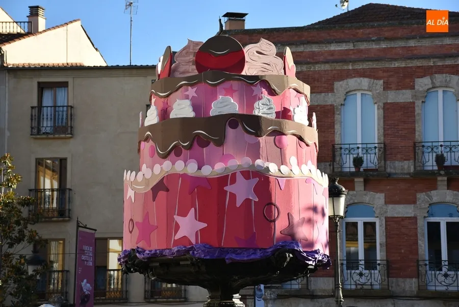 Foto 6 - D&iacute;a de preparativos para la gran fiesta de cumplea&ntilde;os de la Feria