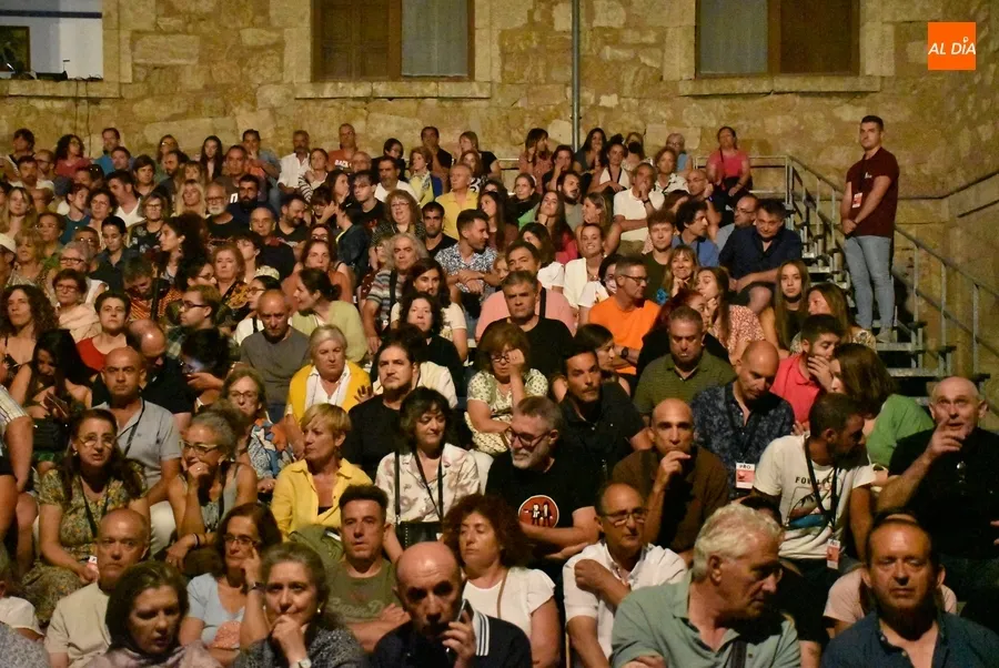 Foto 5 - Los Sitios vuelve a ser un mes despu&eacute;s lugar de estancia de refugiados en el cierre con risas del mi&eacute;rcoles