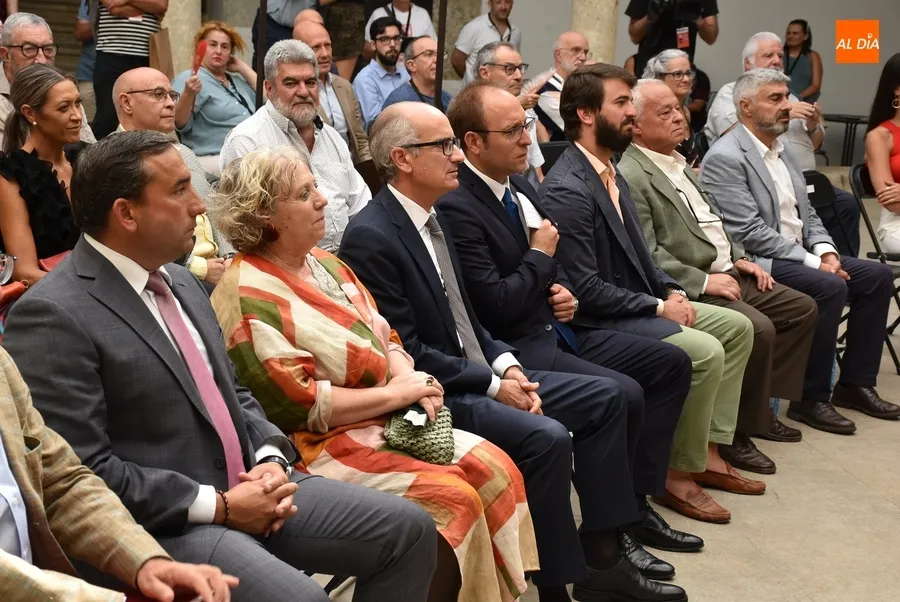 Foto 4 - La Feria de Teatro de Ciudad Rodrigo inaugura su 25&ordf; edici&oacute;n luciendo m&uacute;sculo institucional