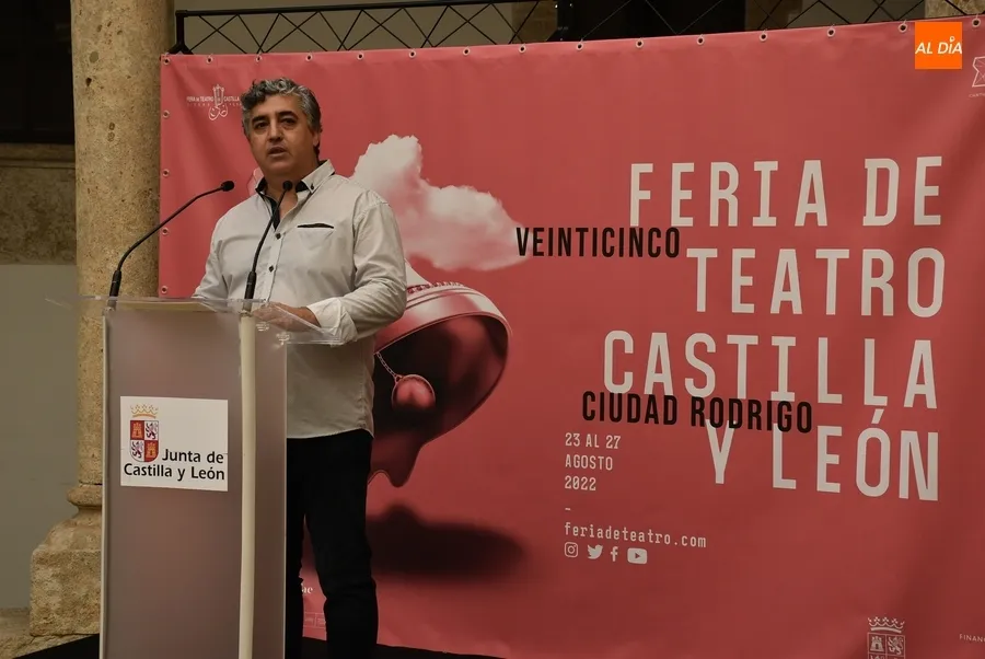 Foto 6 - La Feria de Teatro de Ciudad Rodrigo inaugura su 25&ordf; edici&oacute;n luciendo m&uacute;sculo institucional