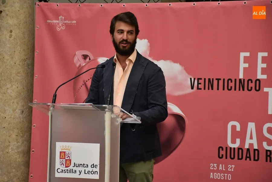 Foto 11 - La Feria de Teatro de Ciudad Rodrigo inaugura su 25&ordf; edici&oacute;n luciendo m&uacute;sculo institucional