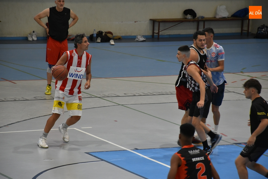 Foto 3 - Doce equipos toman parte en el recuperado Torneo 3x3 de Basket