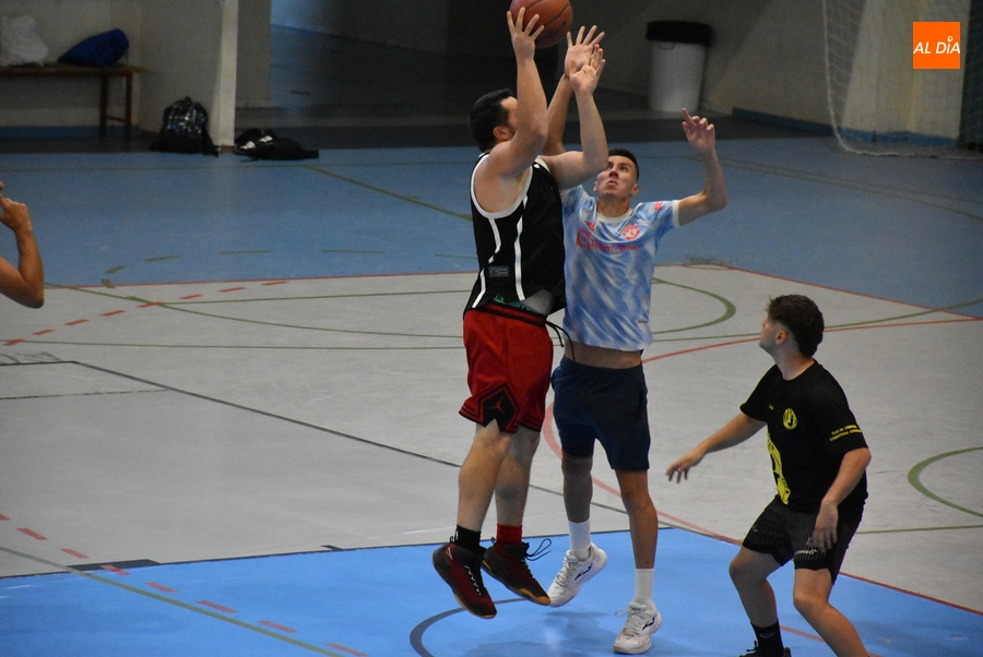 Foto 4 - Doce equipos toman parte en el recuperado Torneo 3x3 de Basket