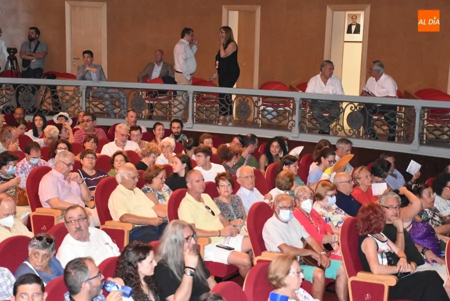 Foto 10 - Nao D&rsquo;Amores se vuelve a encargar, junto a la Compa&ntilde;&iacute;a Nacional de Teatro Cl&aacute;sico, de subir el tel&oacute;n