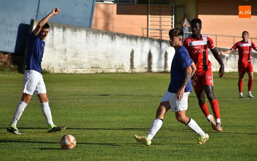 Foto 6 - El Ciudad Rodrigo arranca con victoria y dando buena imagen ante un rival liguero, Unionistas B