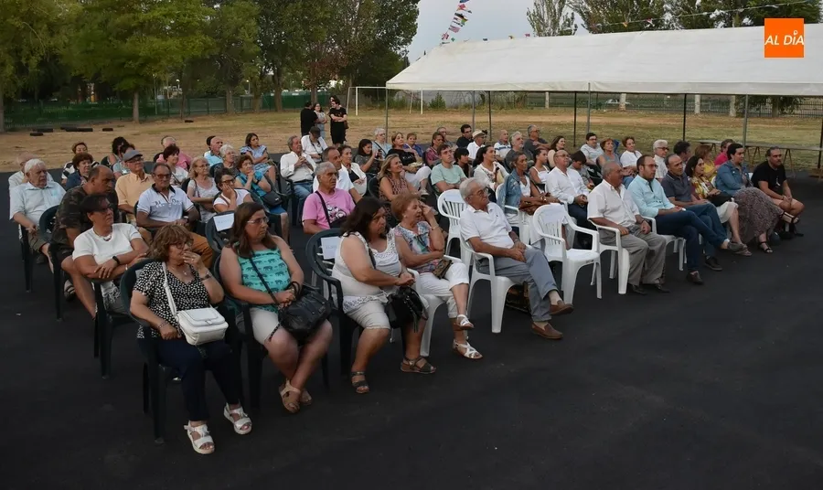 Foto 5 - Anselmo Matilla exhorta a los vecinos de El Puente a &ldquo;no perder nunca la ilusi&oacute;n por vuestro barrio&rdquo;